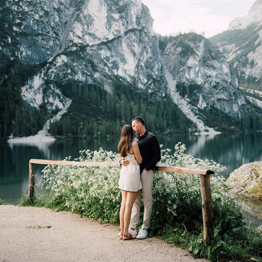 lago-di-braies-lake-braies-photoshoot-dolomites-la-palafitta-3874
